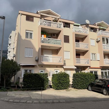 בודווה Casa Apartments, Two-Bedroom Apartment מראה חיצוני תמונה